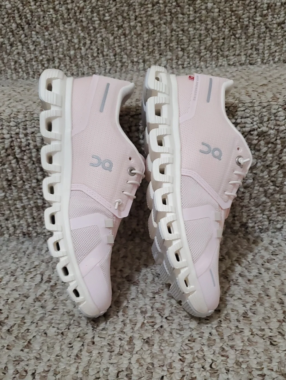 On Running Women's Cloud 6 Shoes in Salt/Gardenia, Size 7.5